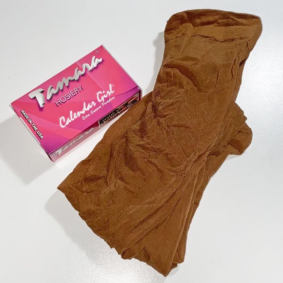 HOOTERS GIRL PRE-LOVED WHITE UNIFORM - TOP, SHORTS, PANTYHOSE, POUCH, & NAME TAG - Picture 10 of 12